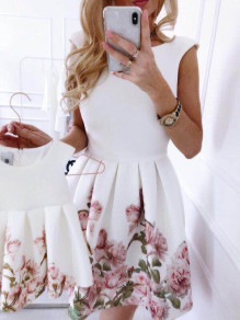 Ženska obleka s cvetličnim vzorcem 2699 bela
