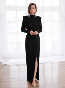 Ženska dolga obleka z razporkom K09500 črna
