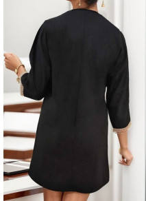 Ženska kratka obleka z modernim izrezom J90008