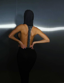 Ženska dolga obleka s poudarkom na hrbtu 31254