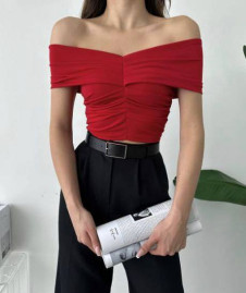 Ženska bluza s spuščenimi rameni R1017 rdeča